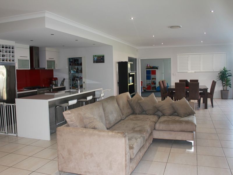 13 Aspen Place, Redland Bay QLD 4165