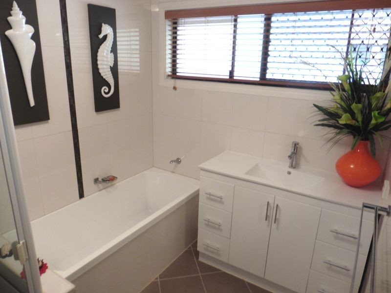 4 McCullagh Street, Cleveland QLD 4163