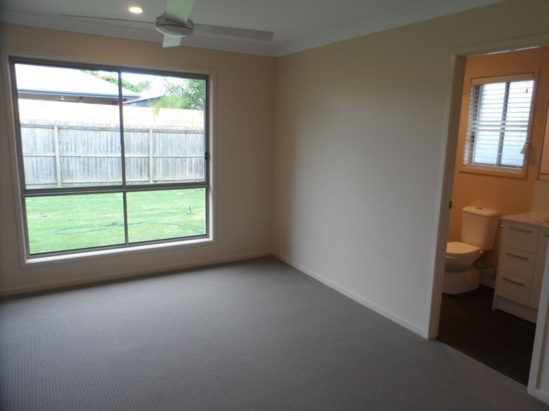 33 Cavell Street, Birkdale QLD 4159