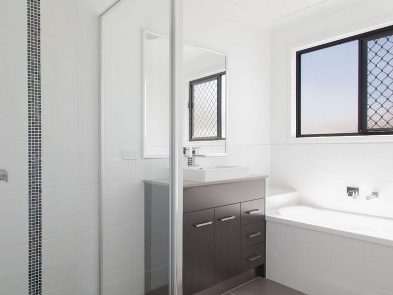 5 Base Street, Victoria Point QLD 4165