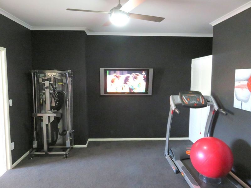 6 Irwin Place, Redland Bay QLD 4165