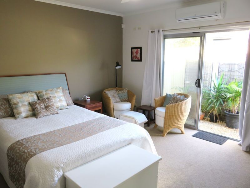 6 Irwin Place, Redland Bay QLD 4165