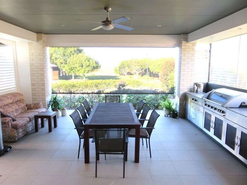 6 Irwin Place, Redland Bay QLD 4165
