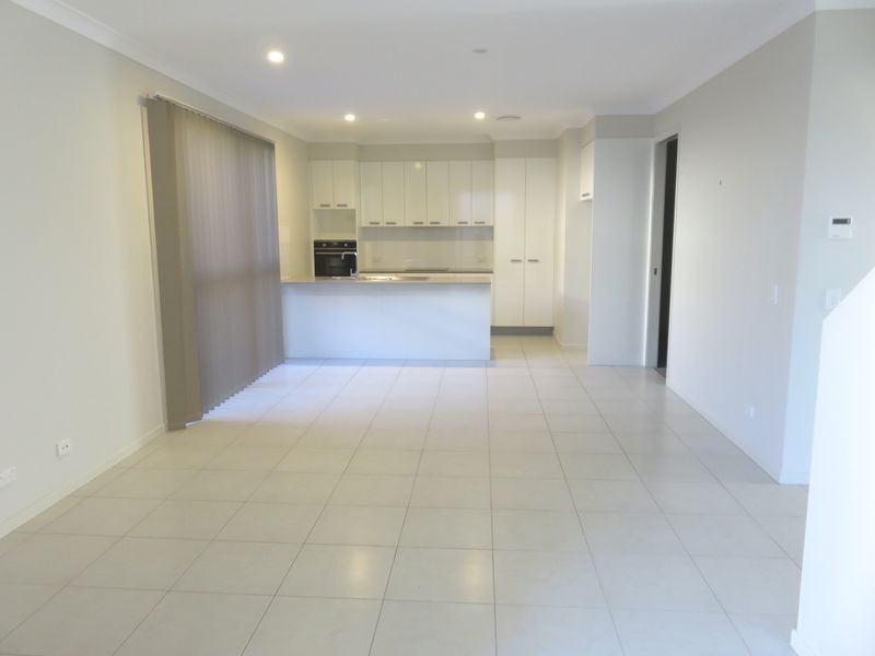 2/14 Bainbridge Street, Ormiston QLD 4160