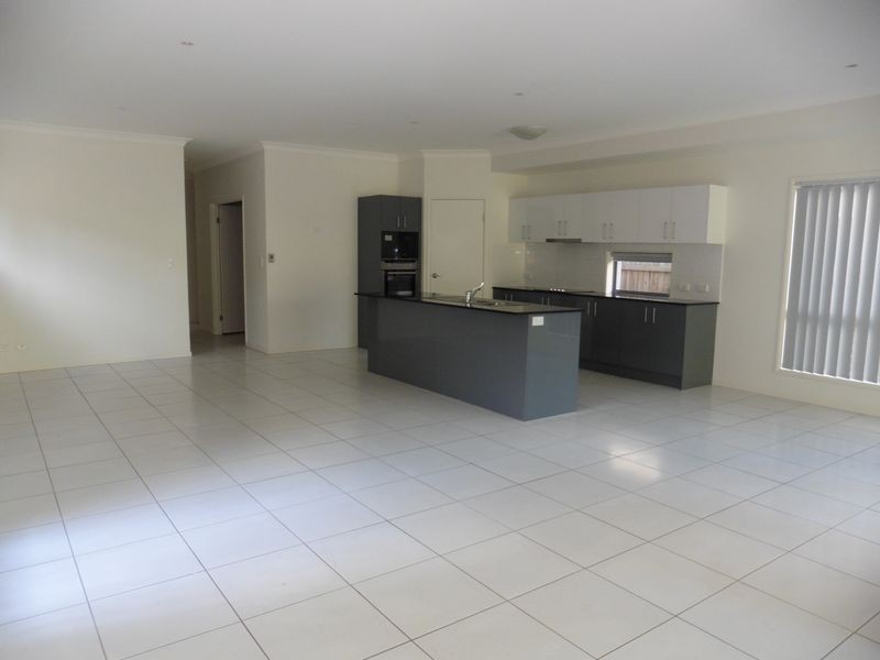 24 Booran Street, Lota QLD 4179