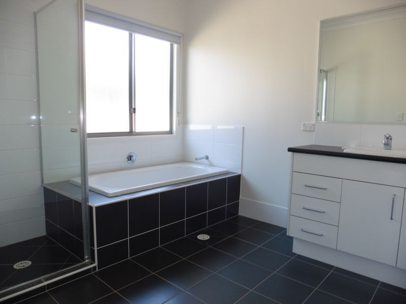 24 Booran Street, Lota QLD 4179