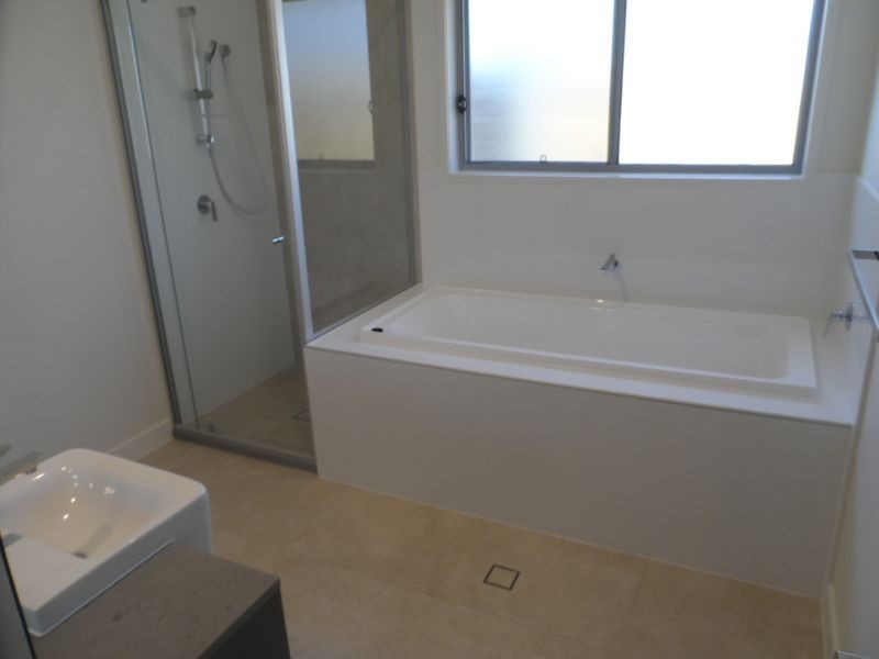 9 Ellabay Crescent, Redland Bay QLD 4165