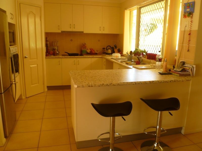 8 Sailfish Avenue, Birkdale QLD 4159