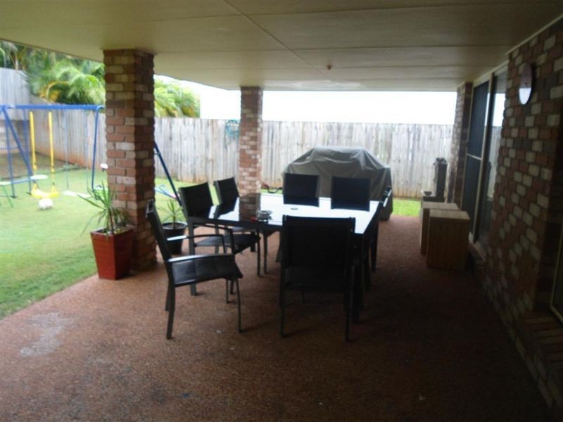 27 Daydream Street, Redland Bay QLD 4165