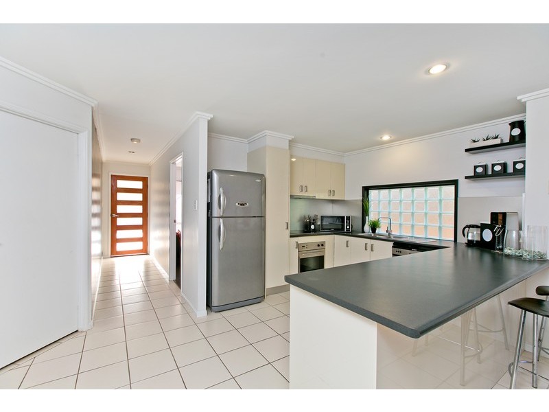 3 Merle Court, Birkdale QLD 4159