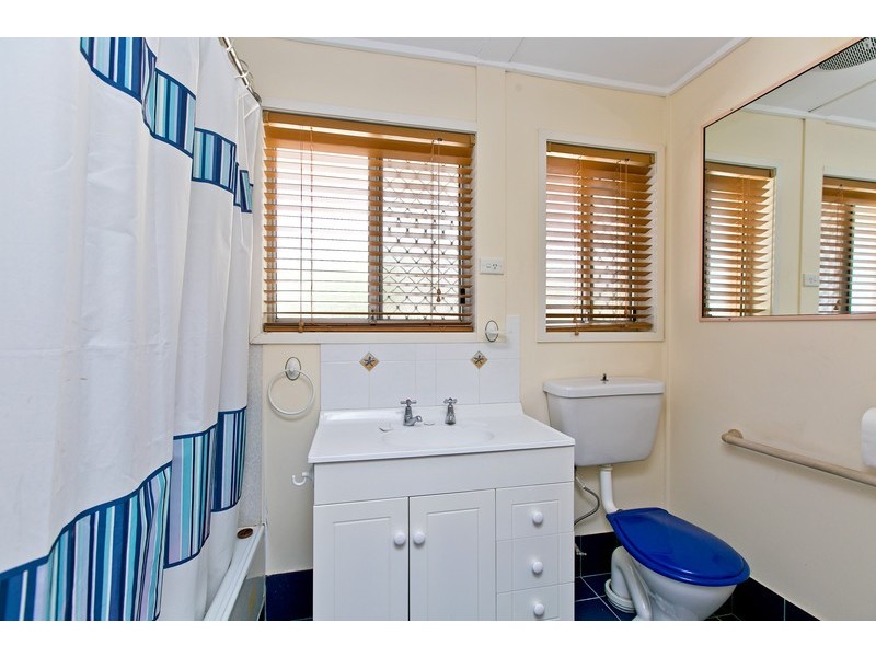 12 Tones Road, Mansfield QLD 4122