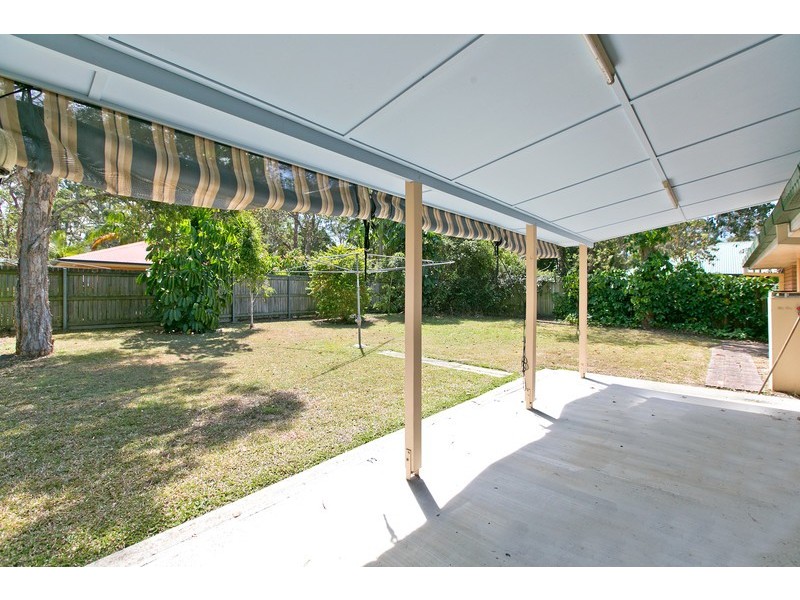 12 Tones Road, Mansfield QLD 4122