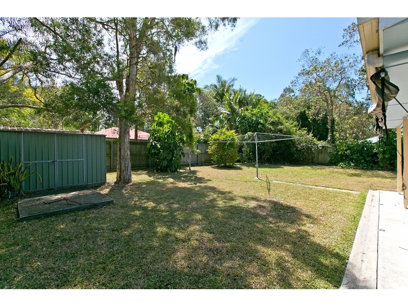 12 Tones Road, Mansfield QLD 4122