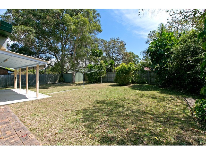 12 Tones Road, Mansfield QLD 4122