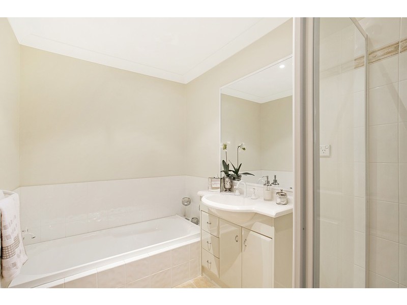 2/221 Shore Street West, Cleveland QLD 4163