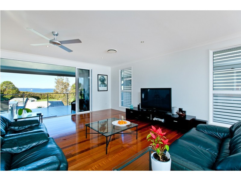 135 Passage Street, Cleveland QLD 4163