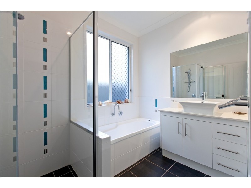 135 Passage Street, Cleveland QLD 4163