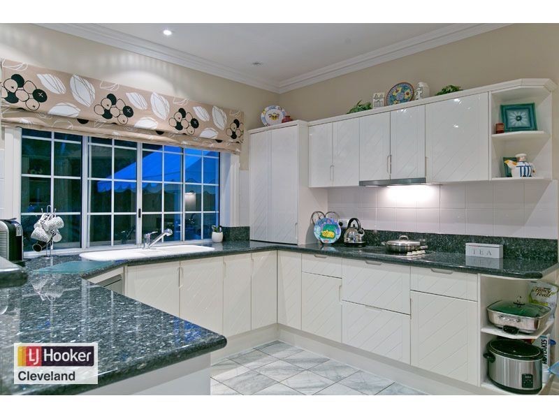 42 Anchorage Drive, Raby Bay QLD 4163