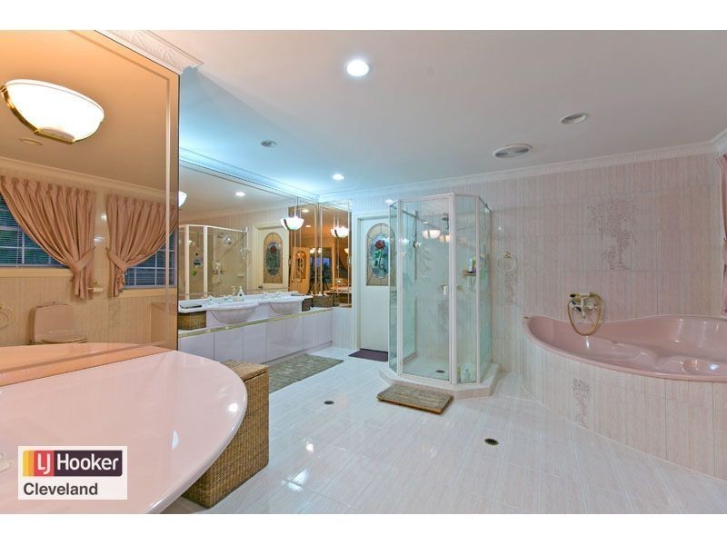 42 Anchorage Drive, Raby Bay QLD 4163