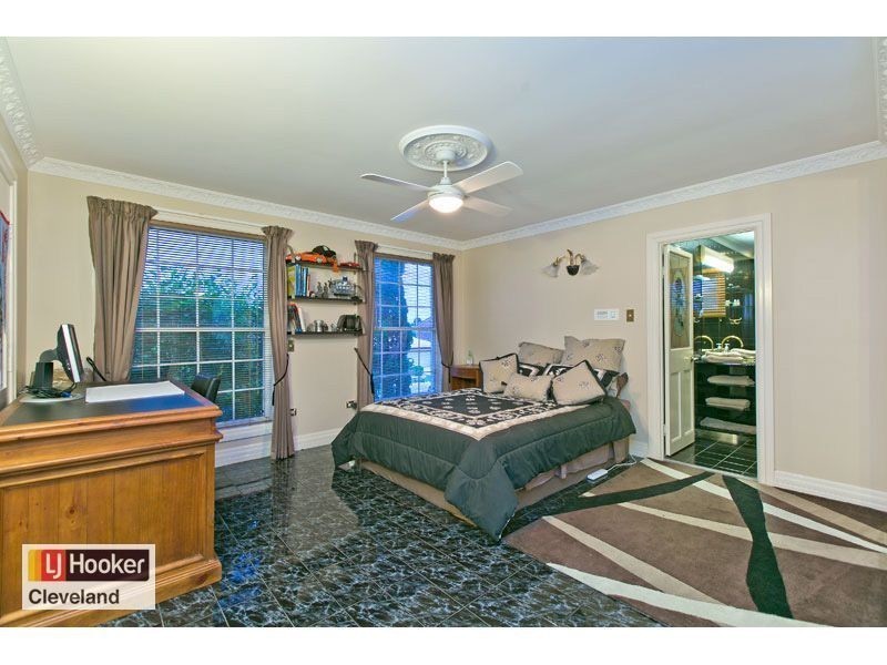 42 Anchorage Drive, Raby Bay QLD 4163