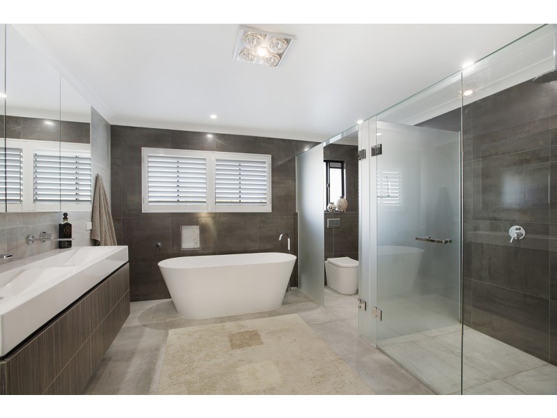 39 Plymouth Court, Raby Bay QLD 4163