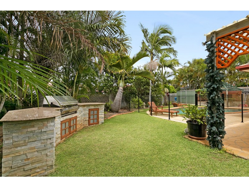 7 Bellevista Crescent, Wellington Point QLD 4160