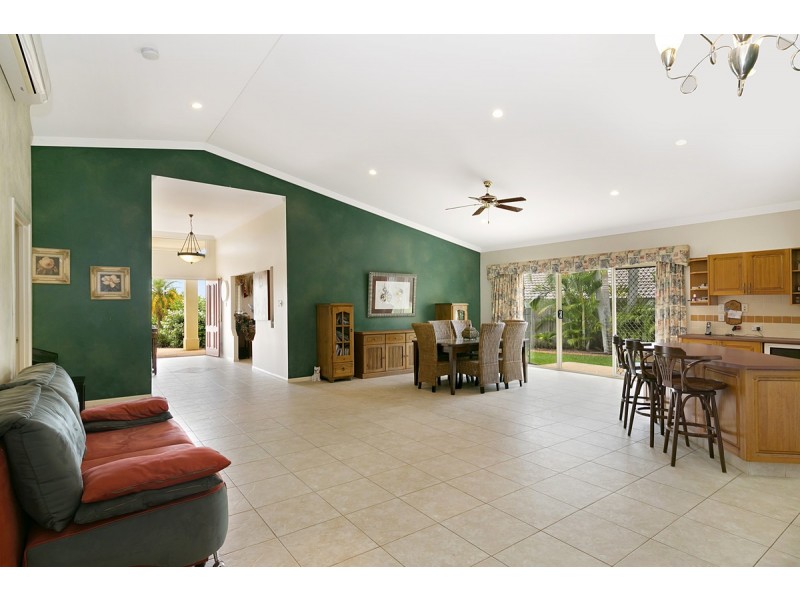 7 Bellevista Crescent, Wellington Point QLD 4160