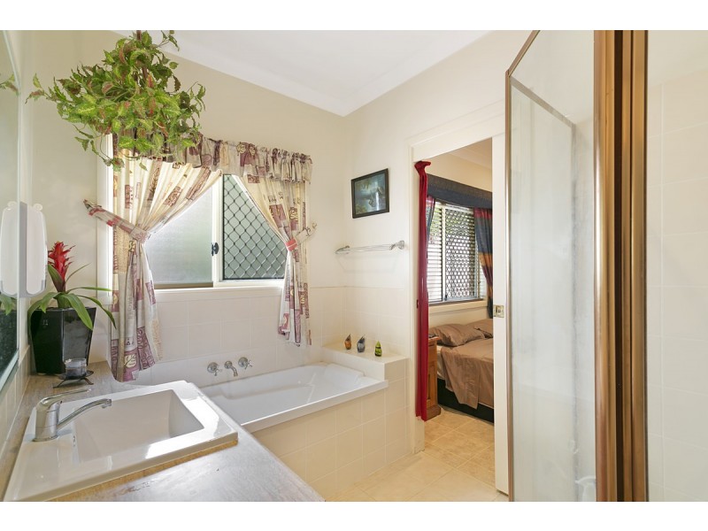 7 Bellevista Crescent, Wellington Point QLD 4160