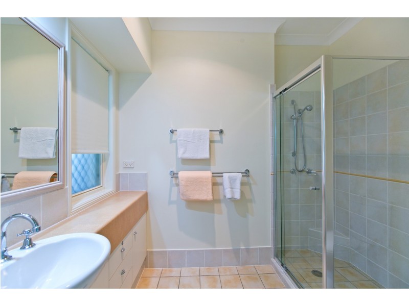 16 Fig Tree Place, Ormiston QLD 4160