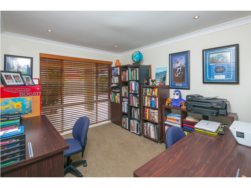 2 Seacrest Court, Raby Bay QLD 4163