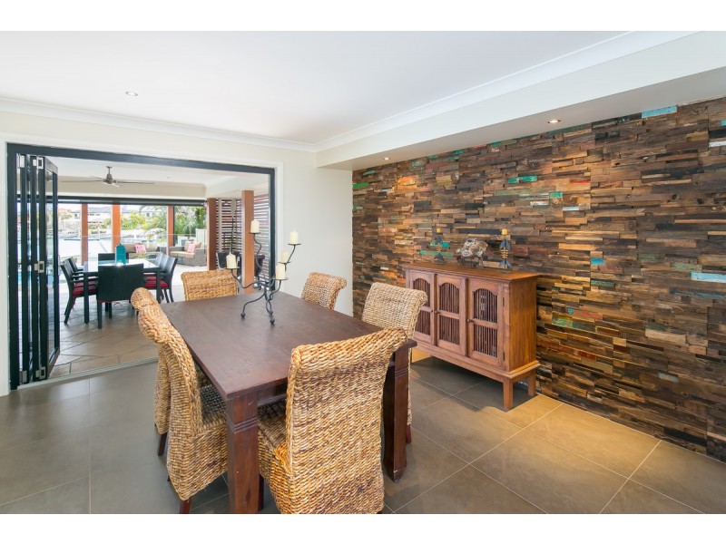2 Seacrest Court, Raby Bay QLD 4163