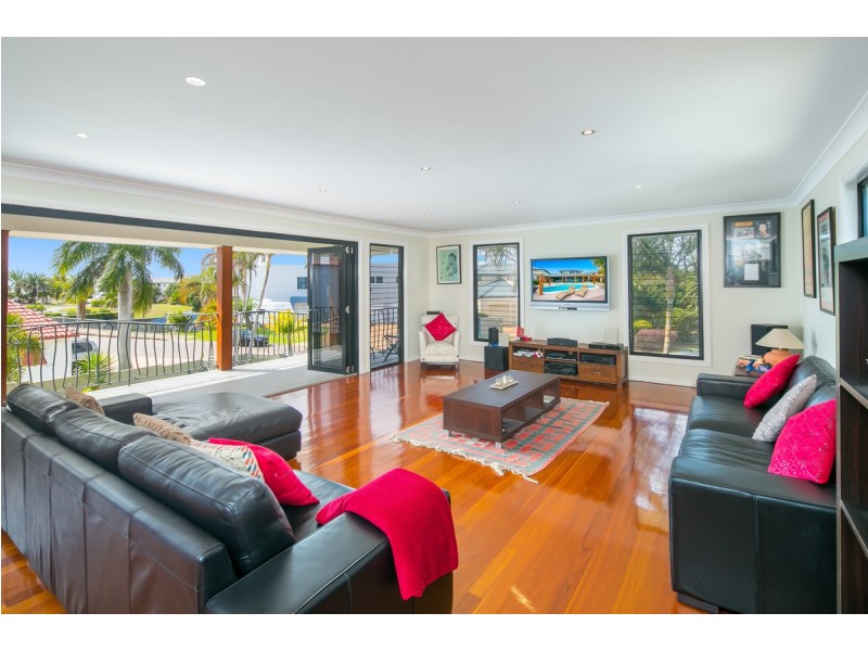 2 Seacrest Court, Raby Bay QLD 4163