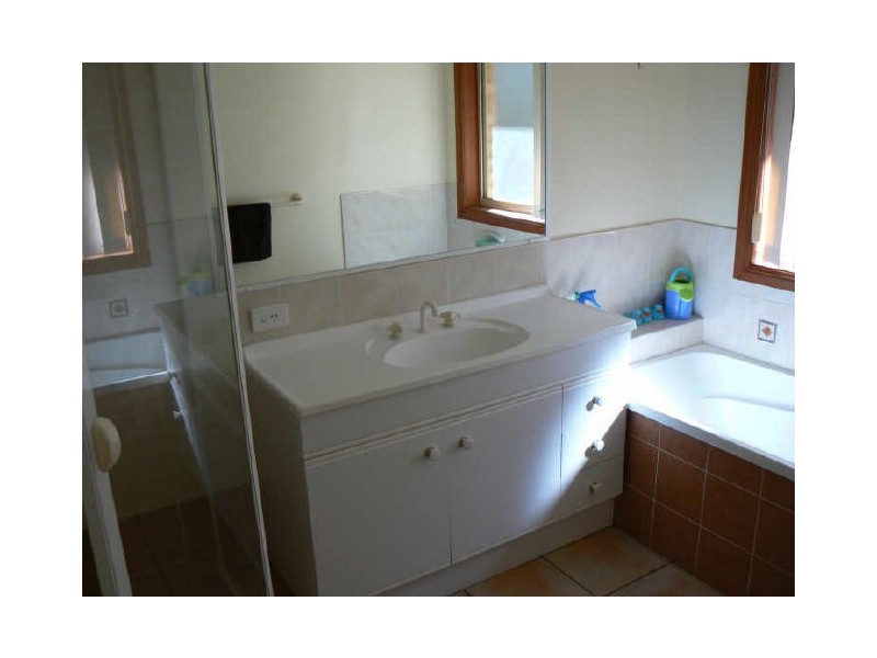 13 Kooringa Ave, Cleveland QLD 4163