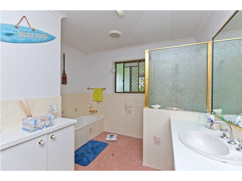 298 Bloomfield Street, Cleveland QLD 4163