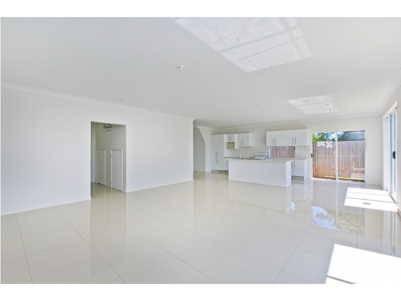 2/6 Arthur Street, Ormiston QLD 4160