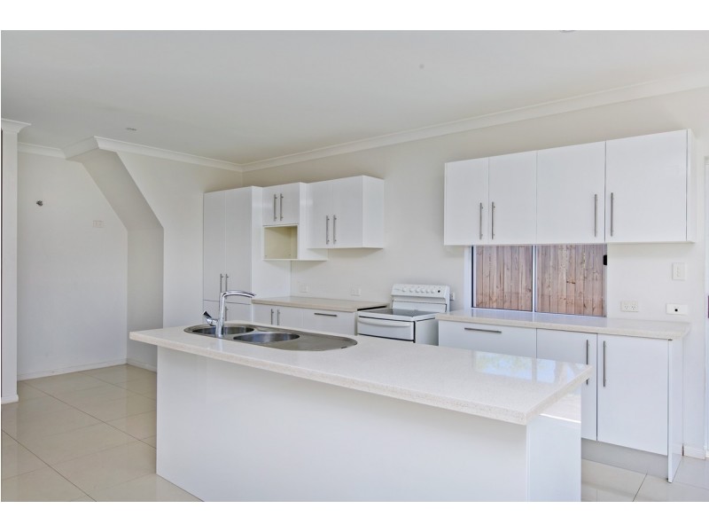 2/6 Arthur Street, Ormiston QLD 4160