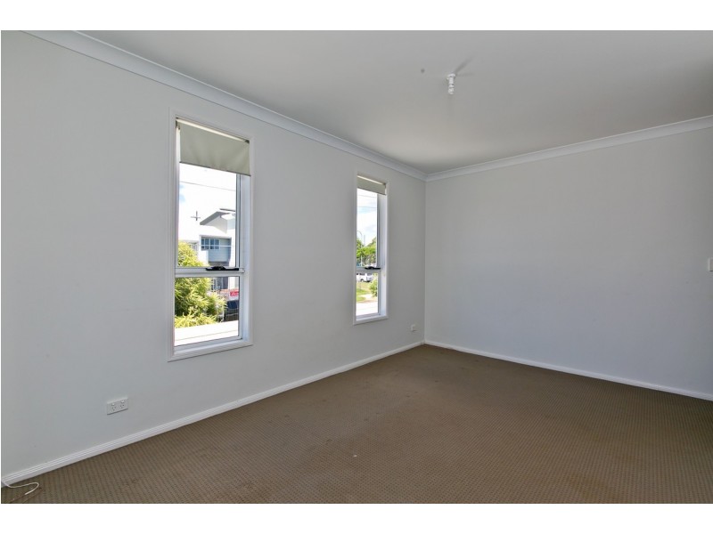 2/6 Arthur Street, Ormiston QLD 4160