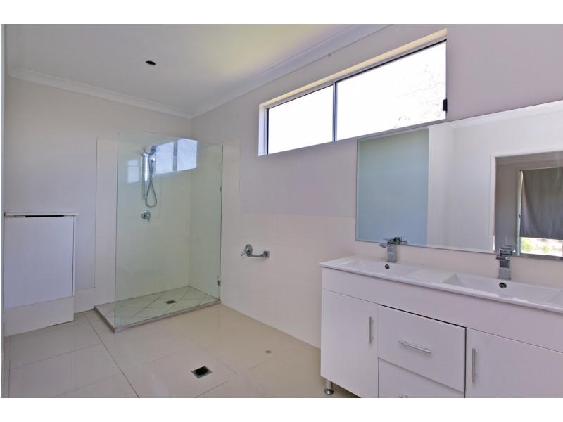 2/6 Arthur Street, Ormiston QLD 4160