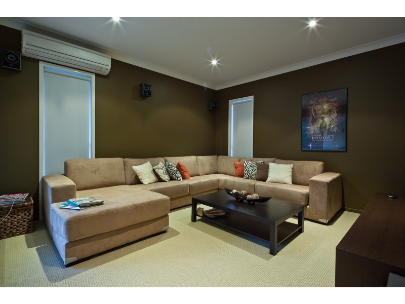 19 Portland Parade, Redland Bay QLD 4165
