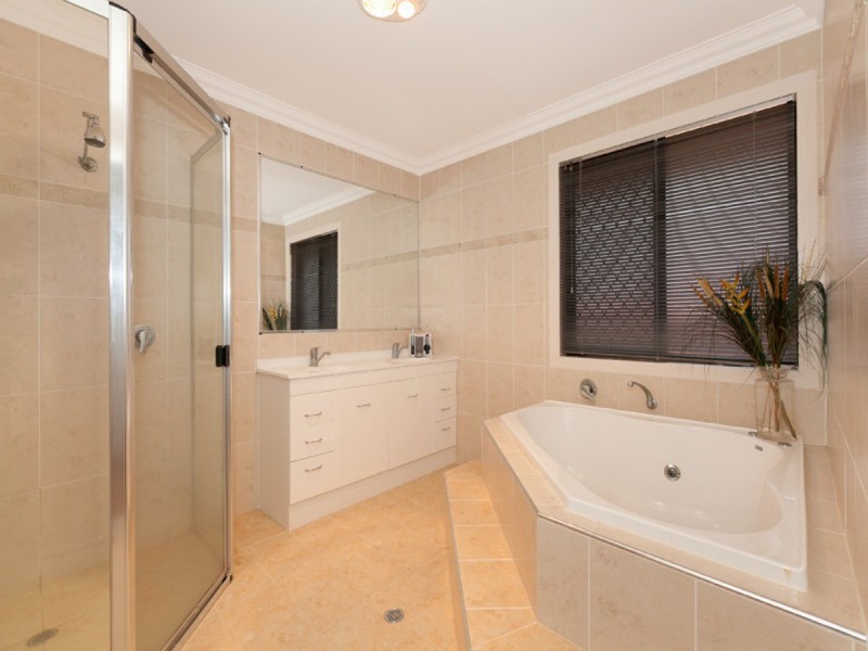 70 Belford Drive, Wellington Point QLD 4160