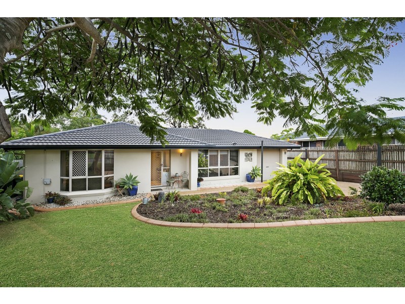 8 Penguin Street, Wellington Point QLD 4160