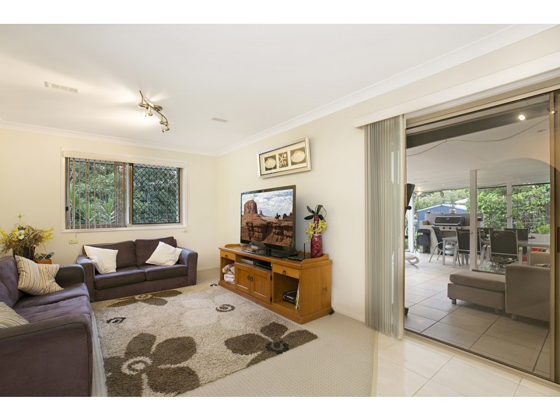 8 Penguin Street, Wellington Point QLD 4160