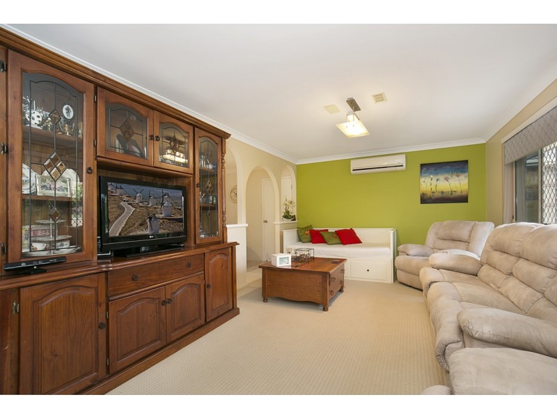 8 Penguin Street, Wellington Point QLD 4160