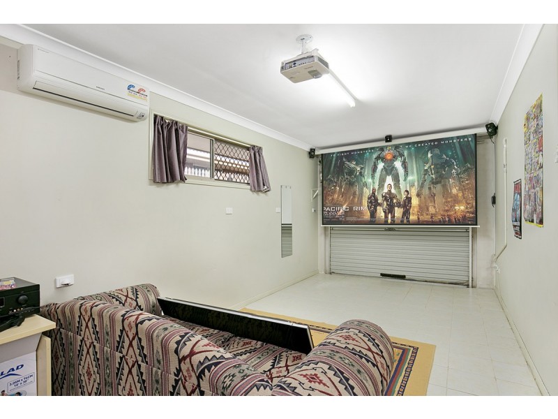 8 Penguin Street, Wellington Point QLD 4160