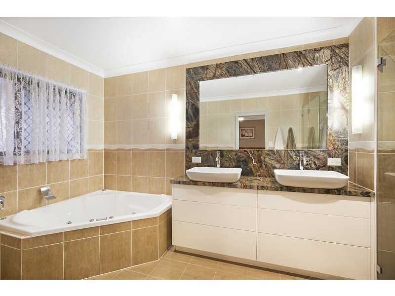 68 Penzance Drive, Redland Bay QLD 4165