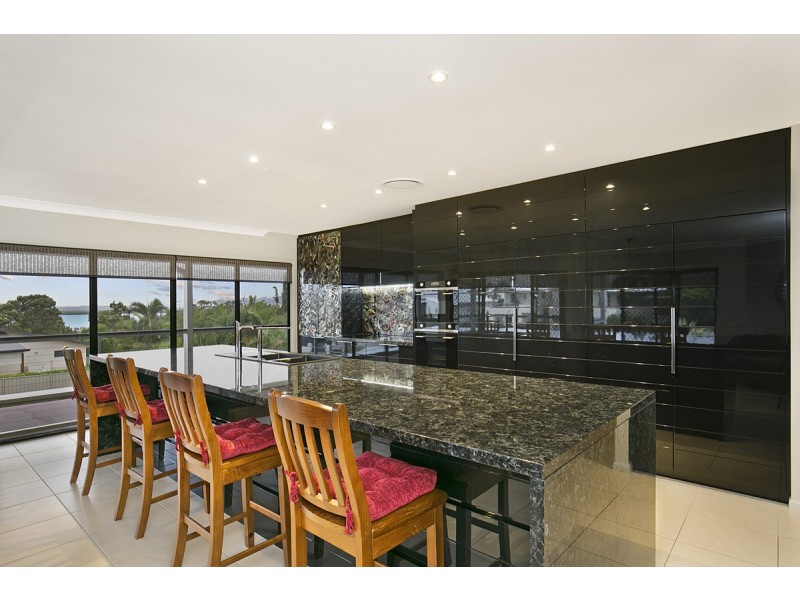 68 Penzance Drive, Redland Bay QLD 4165