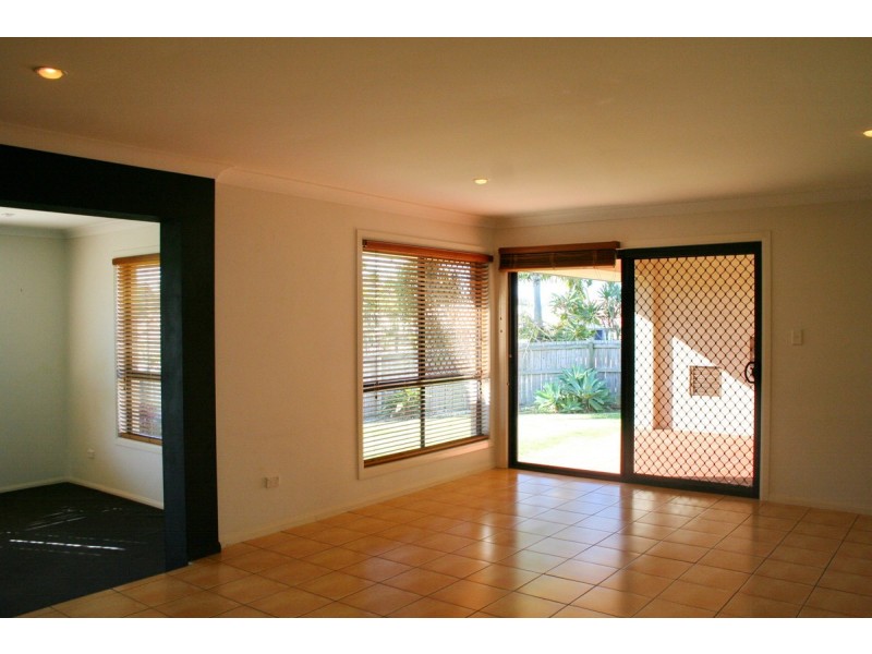 1 Bush Cherry Place, Thornlands QLD 4164