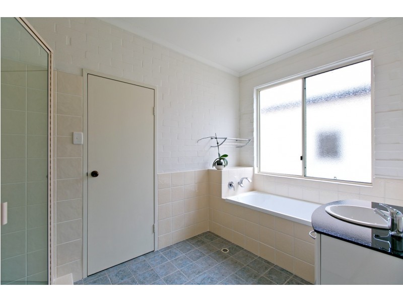 9 Ondine Court, Victoria Point QLD 4165