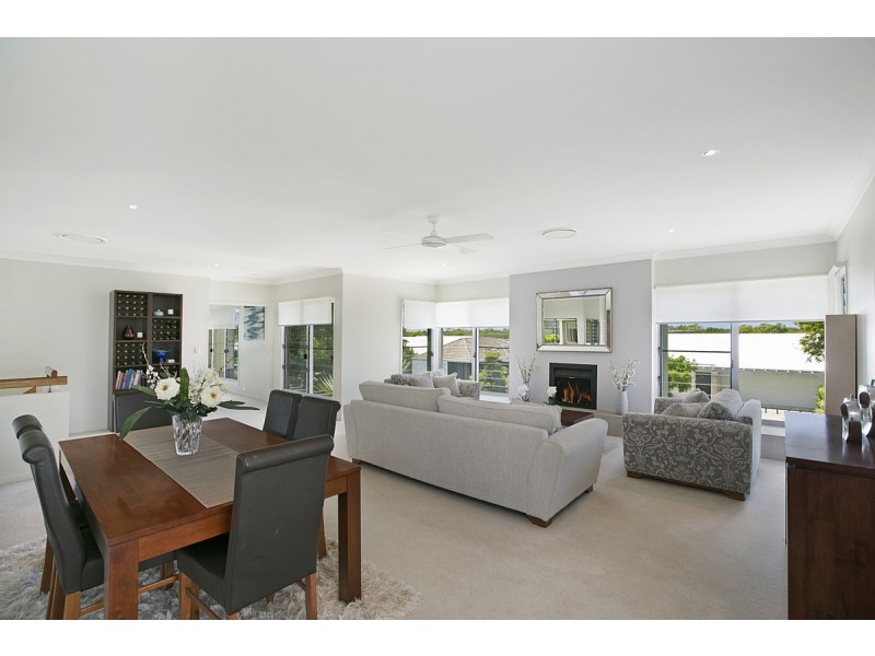 55 Mossvale Drive, Wakerley QLD 4154