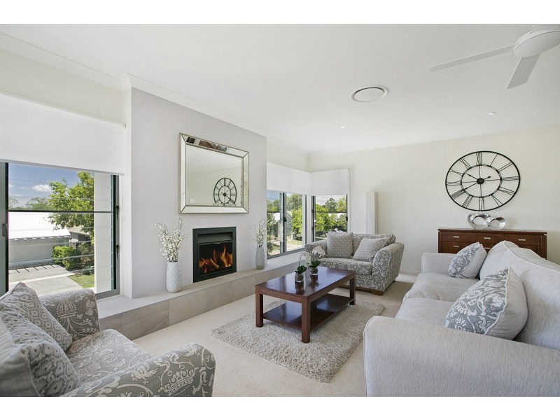 55 Mossvale Drive, Wakerley QLD 4154